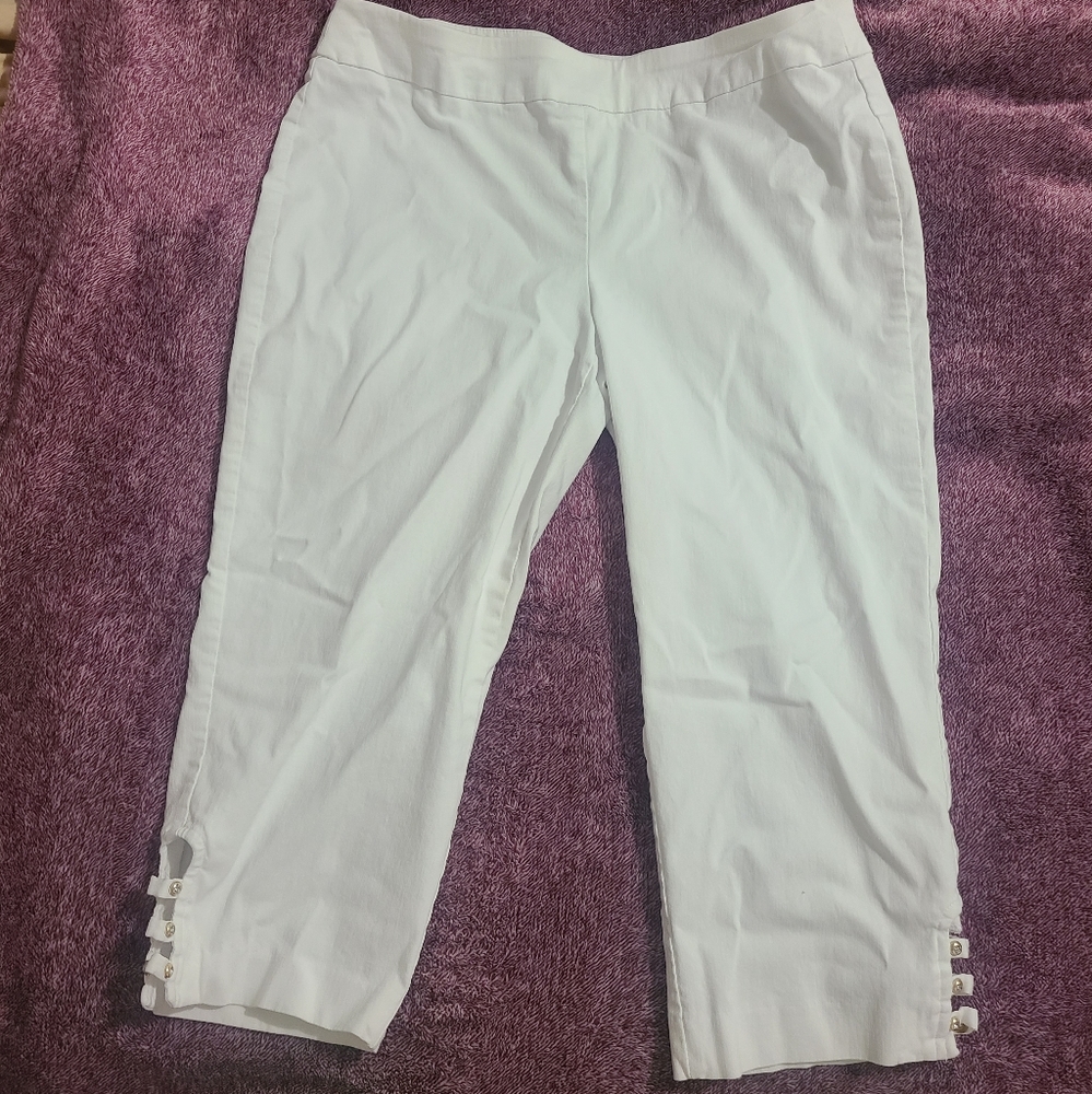 JM Collection Capri Pants